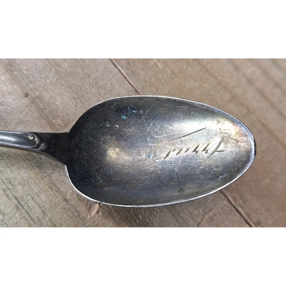 Unbranded vintage souvenir